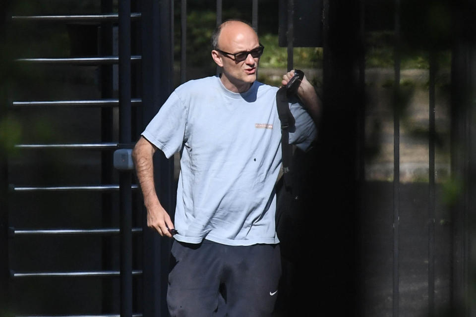 LONDON, ENGLAND - MAY 27: Chief Advisor to Prime Minister Boris Johnson, Dominic Cummings arrives in Downing Street on May 27, 2020 in London, England. On March 31st 2020 Downing Street confirmed to journalists that Dominic Cummings was self-isolating with COVID-19 symptoms at his home in North London. Durham police have confirmed that he was actually hundreds of miles away at his parent's house in the city. (Photo by Peter Summers/Getty Images,)