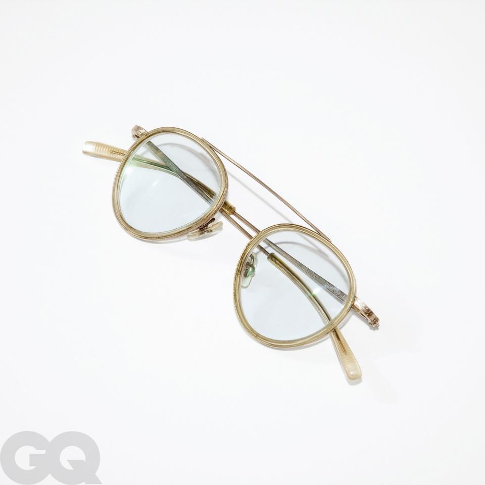 David has worn his signature Oliver Peoples frames since the early ’90s.