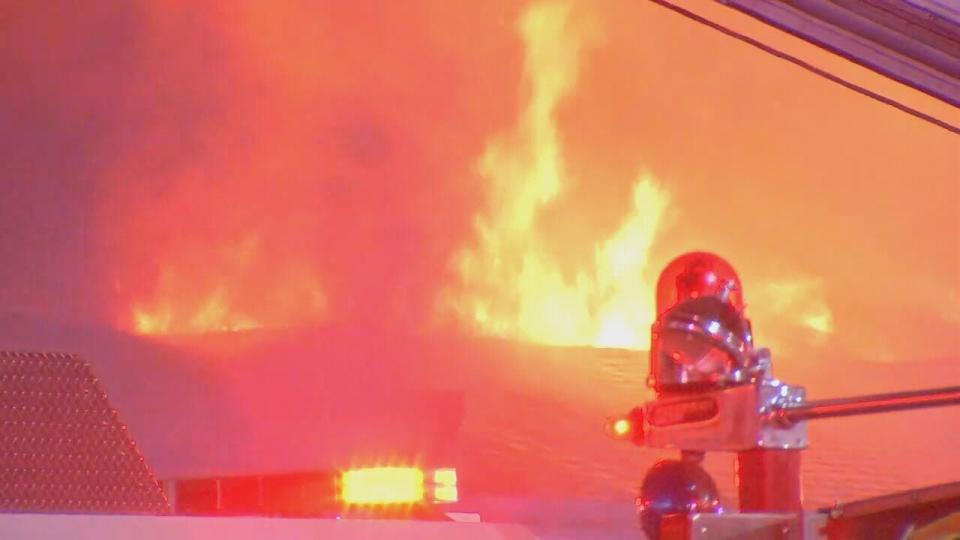 Lynnfield shopping plaza fire