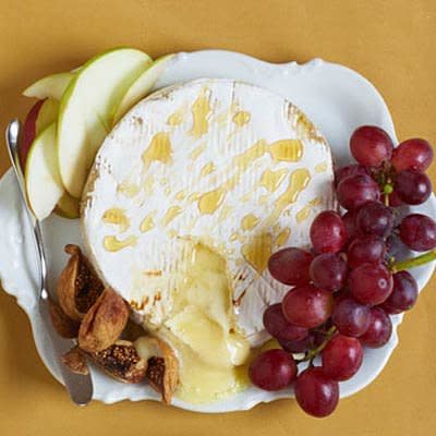 Baked Brie with Cran-Apple Chutney