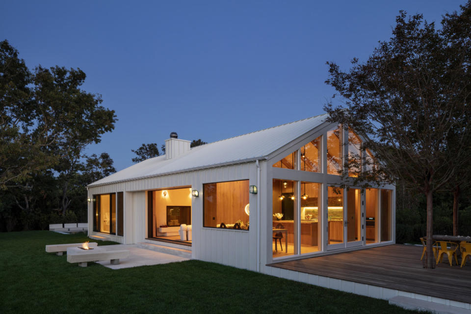 Warm lighting at night, natural light during the day.<p>Lutron</p>