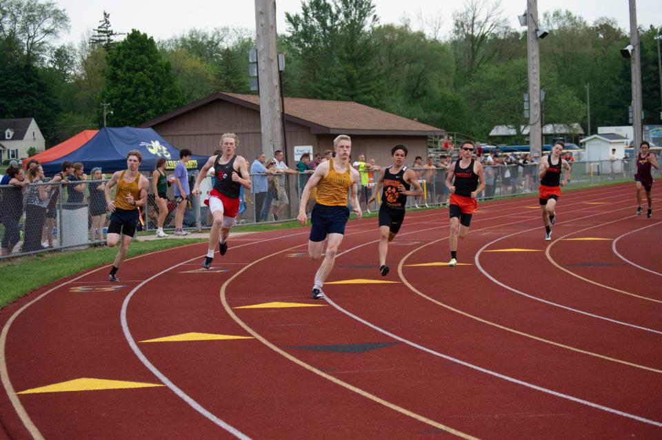 Hillsdale and Jonesville athletes compete in the 400-meter dash