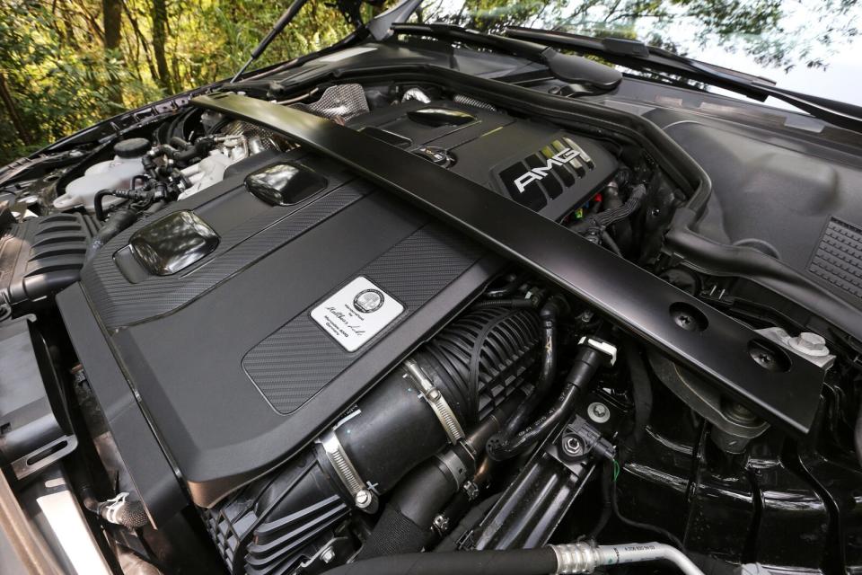 代號M139的四缸引擎搭配電子渦輪技術，帶來408hp/51.0kgm驚人輸出。