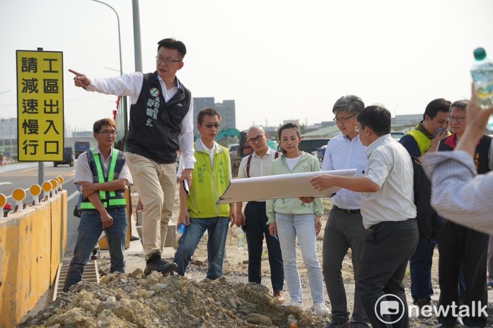 立委郭國文邀請國土署長吳欣修南下，爭取選區興建更多社會住宅，在地議員林志展、蔡蘇秋金、陳秋宏、余柷青、蔡秋蘭、謝舒凡也一同出席關心，討論善化、西港、麻豆、官田四區所盤點土地興建社宅可能性，希能提升南科生活發展機能。   圖：郭國文服務處提供