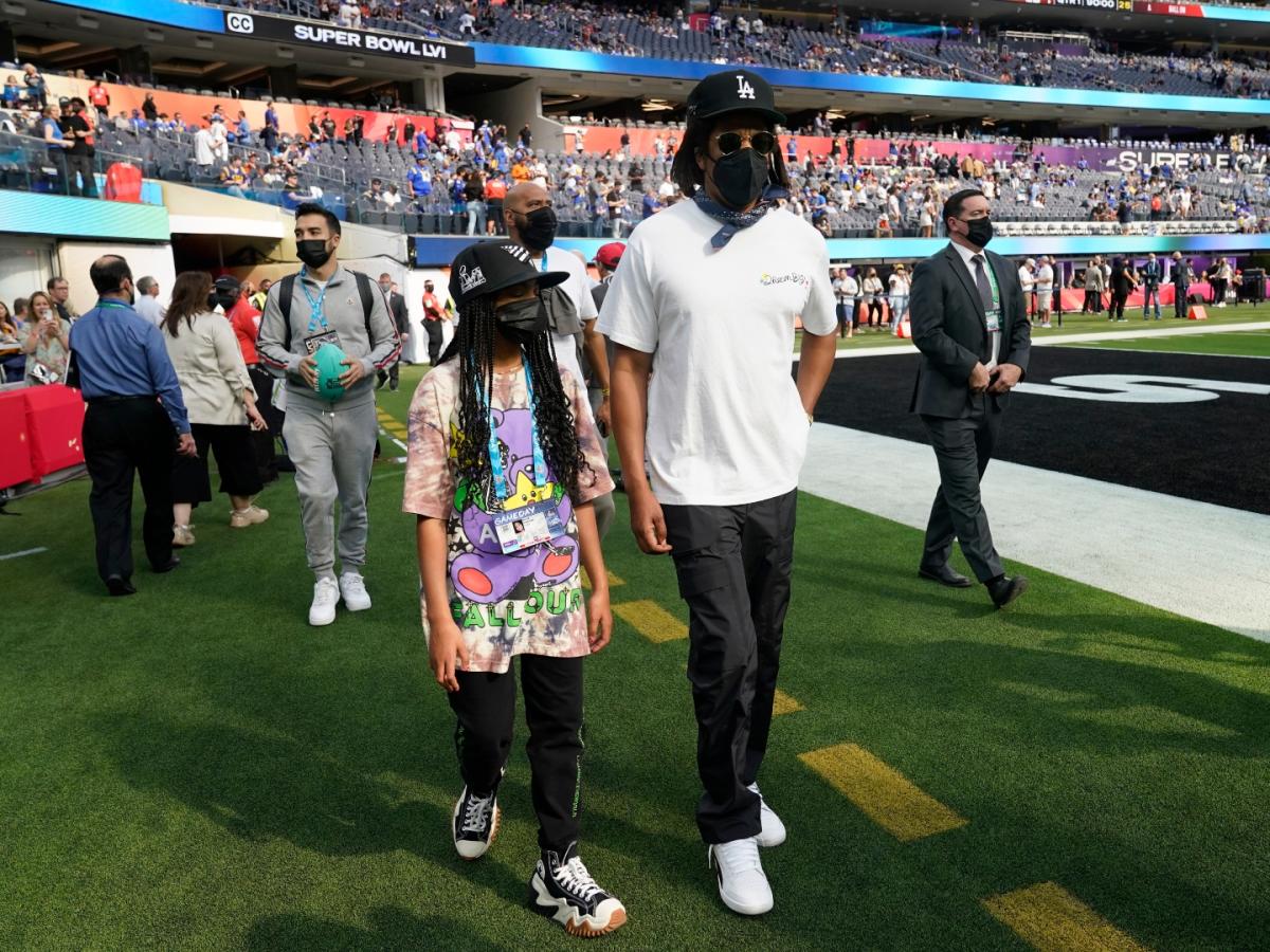 Jay-Z and Blue Ivy Enjoy Father-Daughter Time On the Super Bowl Field