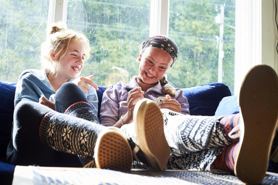 Do you have any hard-to-shop-for tweens on your holiday shopping list? We have some suggestions.&nbsp; (Photo: Cavan Images via Getty Images)