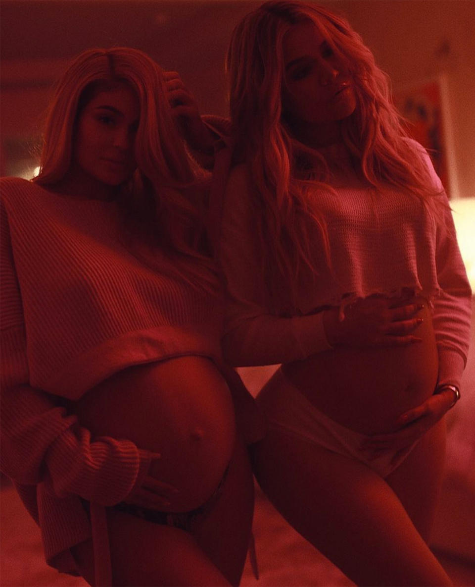 WHEN SHE & PREGNANT SISTER KYLIE POSED TOGETHER