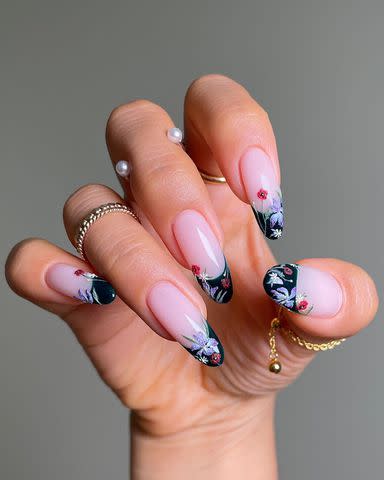 <p>Instagram: <a href="https://www.instagram.com/sansungnails/" data-component="link" data-source="inlineLink" data-type="externalLink" data-ordinal="1">@sansungnails</a></p>