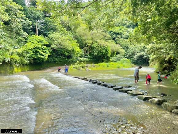 雙流國家森林遊樂區 第一涉水區。（林業保育署提供）