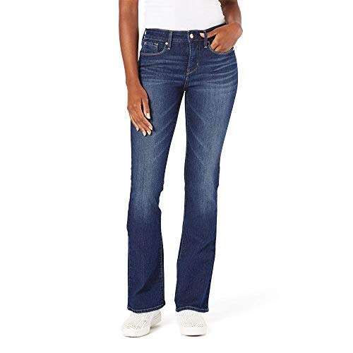 Levi Strauss & Co. Bootcut Jeans (Amazon / Amazon)