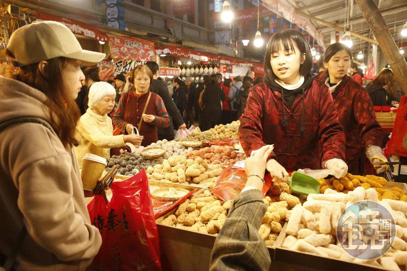 琳瑯滿目的零食往往令人難以抗拒，但看到熱量恐讓人避之不及。