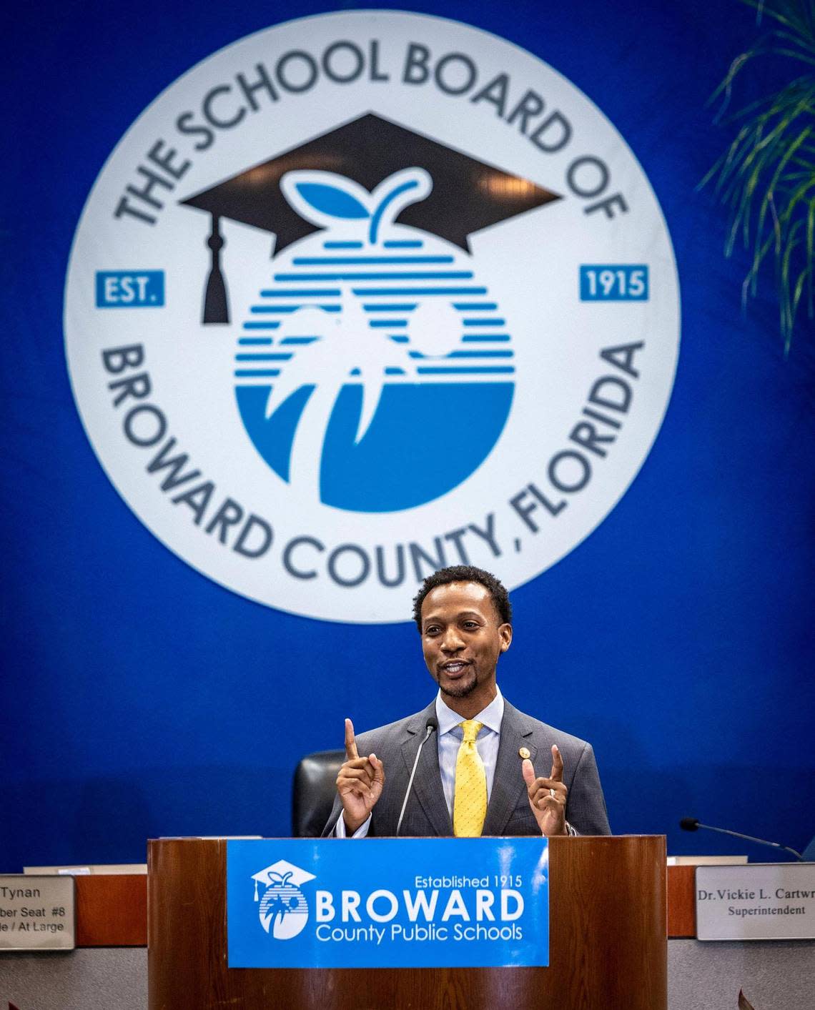 Fort Lauderdale, Florida, August 30, 2022 - Torey Alston, one of the four new Broward School Board members, speaks after being sworn in at the Kathleen C. Wright Administration Center, 600 SE Third Ave. Fort Lauderdale, Florida, on Aug. 30, 2022. He was one of four board members that Gov. DeSantis appointed in August after removing four elected board members. Alston was elected chair. Jose A. Iglesias/jiglesias@elnuevoherald.com