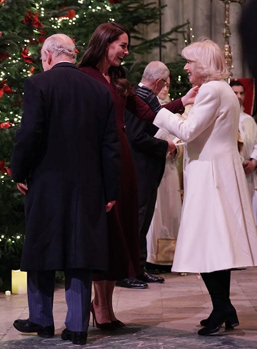 camilla-kate-middleton-christmas-carols