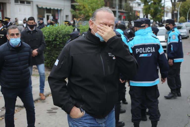 El ministro de Seguridad bonaerense, Sergio Berni, en Mar del Plata en el velatorio del policía Diego Rosales.