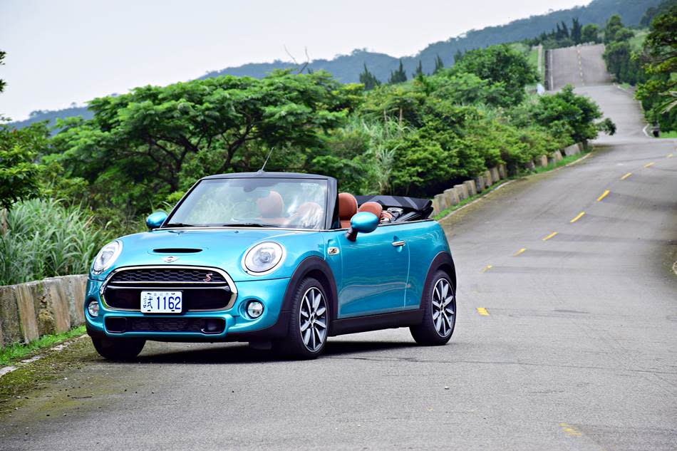 窺見英倫敞篷「美」—Mini Cabiro Cooper S 「上空」試駕