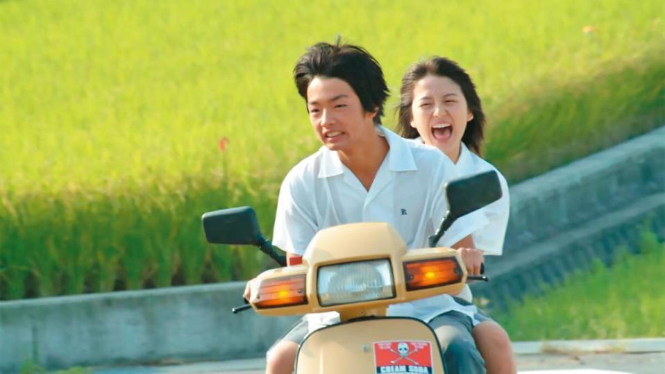 長澤雅美（右）和森山未來（左）2004年因演出《在世界的中心呼喊愛情》聲名大噪。（翻攝自rakuten TV）