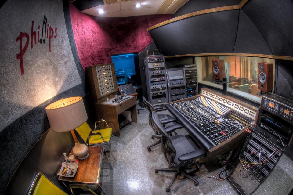 Sam Phillips Recording has partnered with the Stax Museum of American Soul Music to bring the original Spectra Sonics 1020 recording console, used in Stax Records' Studio B in the late 1960s and '70s, to the Phillips studio.