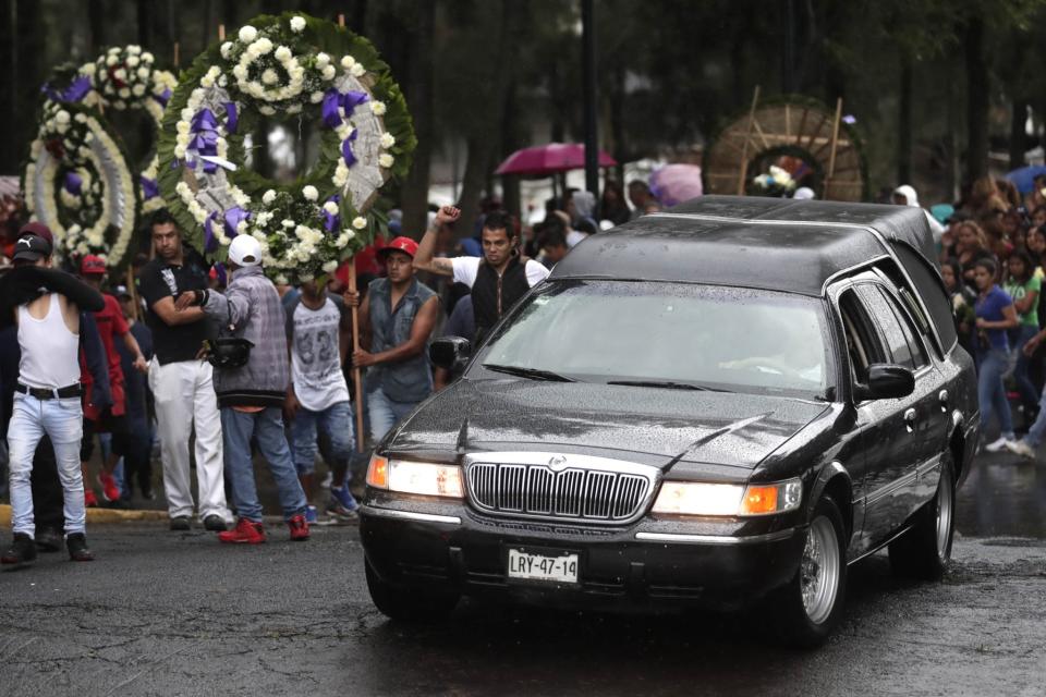 FOTOS: El multitudinario funeral de un narco en la CDMX