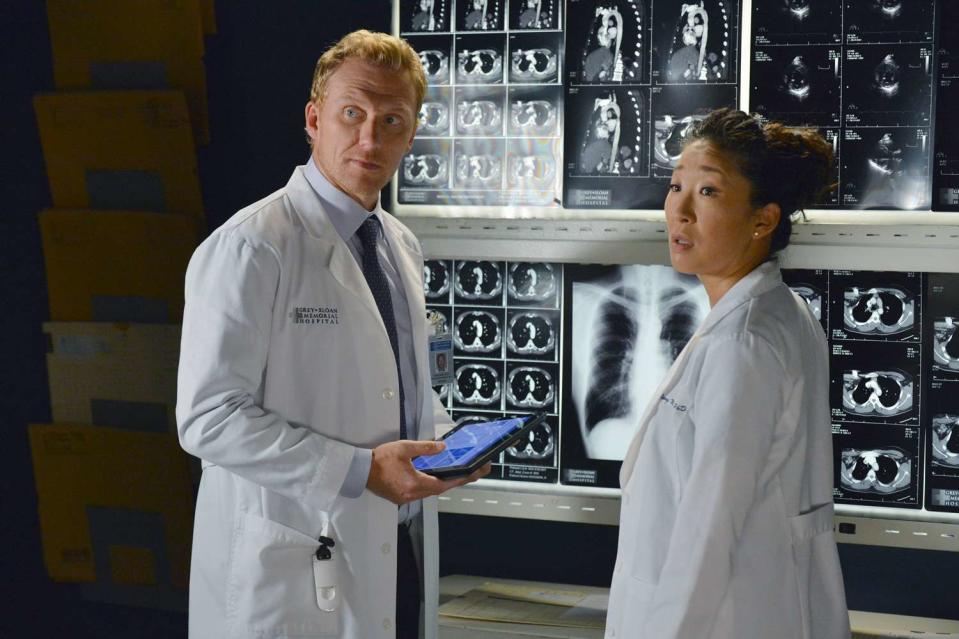 <p>Craig Sjodin/Disney General Entertainment Content via Getty</p> Kevin McKidd and Sandra Oh on "Grey