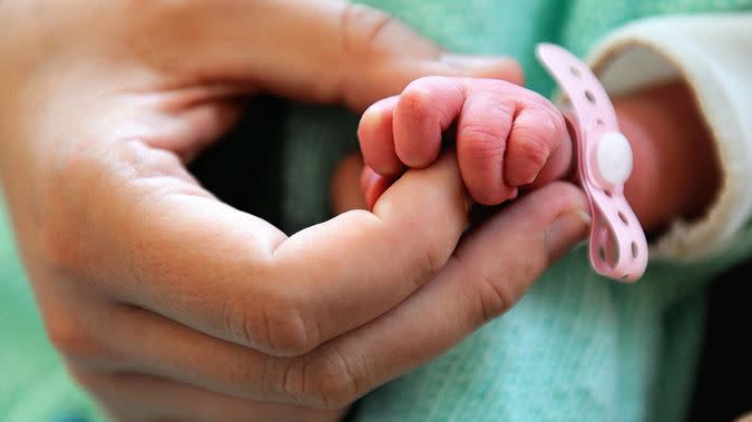 La tasa de infertilidad de los españoles está en un 17 por ciento y seguirá subiendo. El 3 por ciento de los bebés españoles nacen ya por técnicas de reproducción asistida. (Foto: Getty)