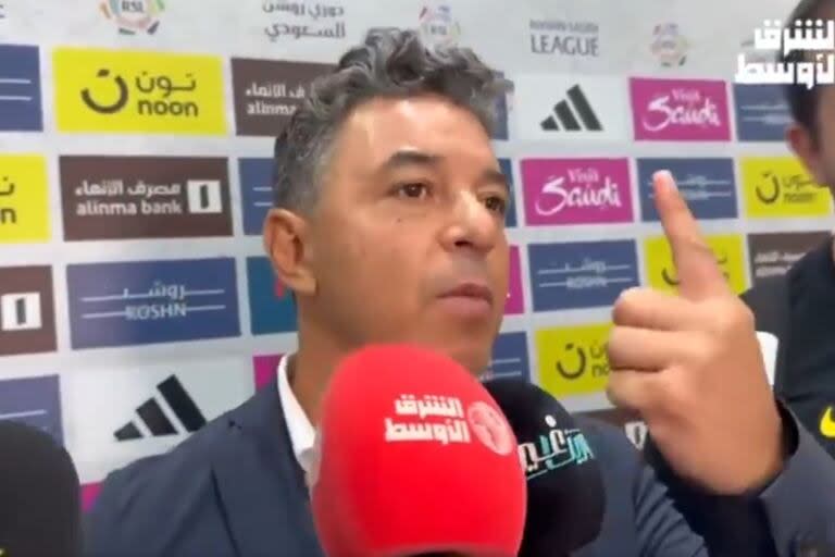 Marcelo Gallardo, enojado con la prensa árabe, pidió que le hicieran solamente una pregunta en la conferencia tras el 4-1 de Al-Ittihad a Damac por la liga saudita.