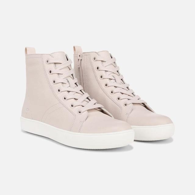 Run, Don't Walk: These Sneakers for Wide Feet Are Actually V Cute