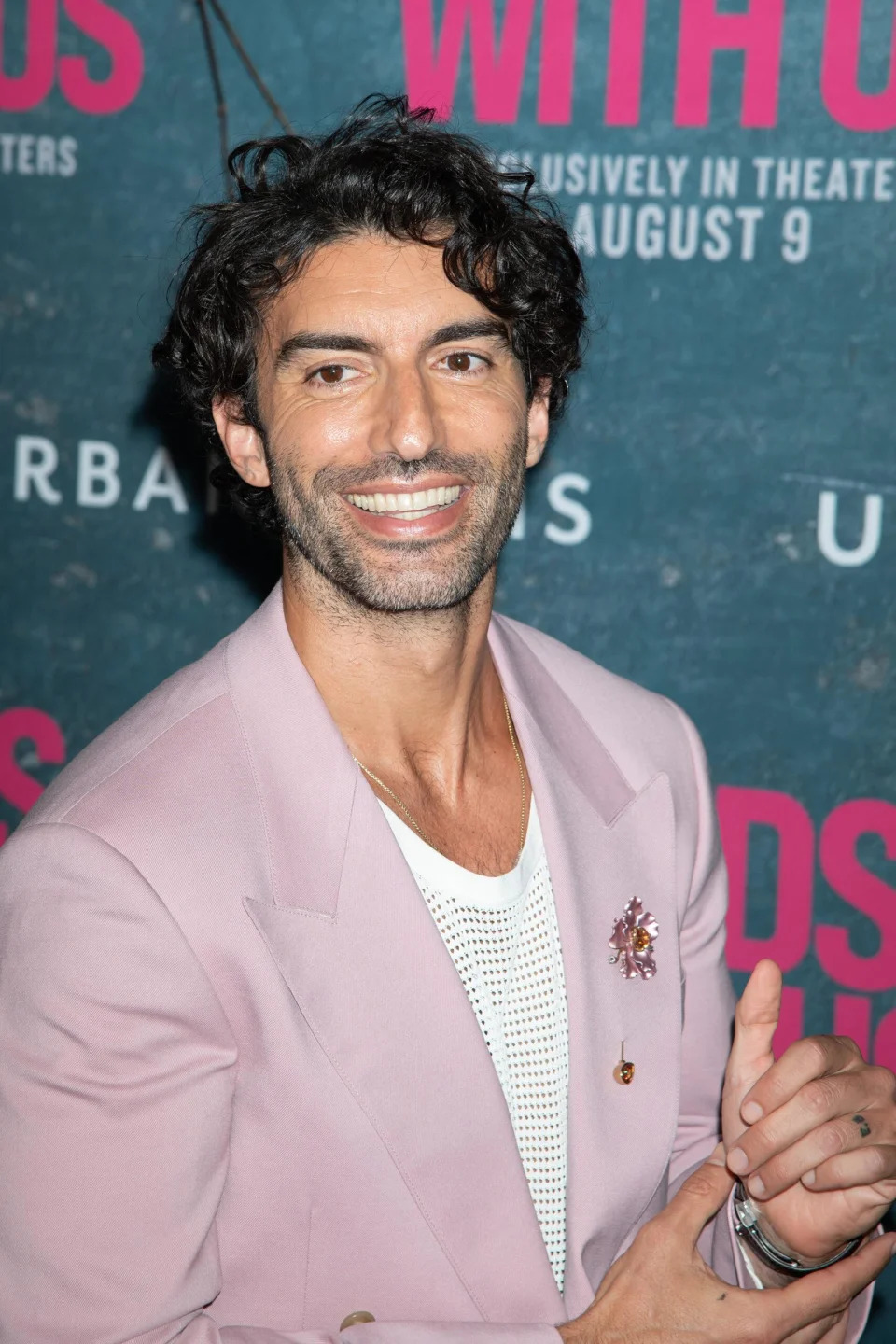 Justin Baldoni does not pose with Blake Lively at "It Ends With Us" premiere