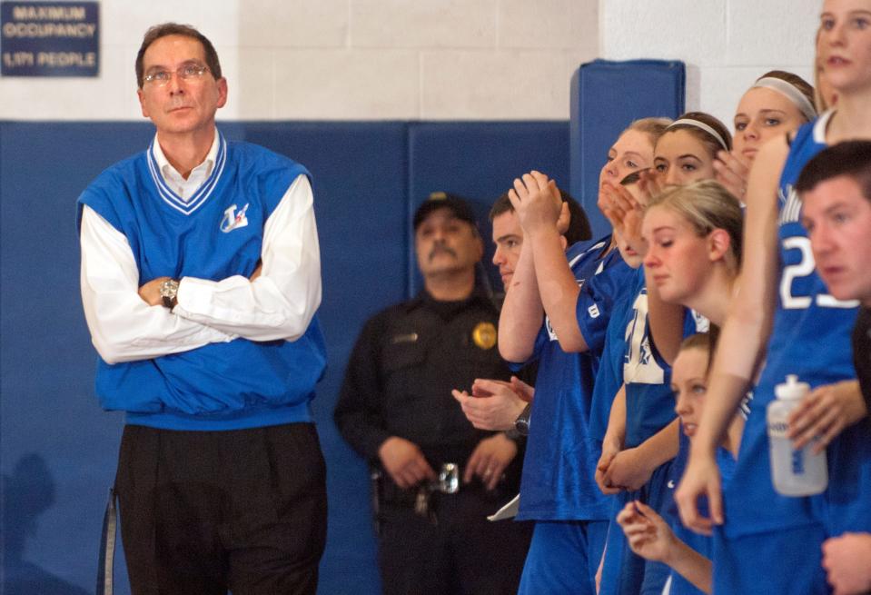Kevin Metzger looks on during a 2017 game as the Limestone girls basketball coach. The hall of famer was hired as an assistant for the Dunlap girls program.