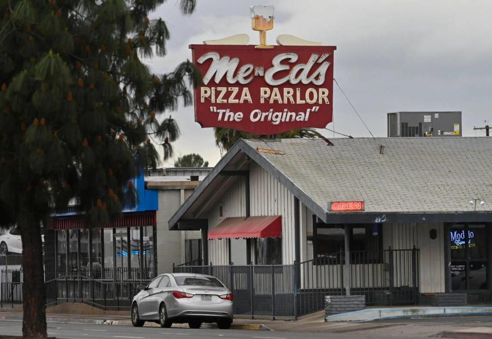 The Me-n-Ed’s location on Blackstone Avenue south of Shaw Avenue is seen Saturday. March 23, 2024 in Fresno.