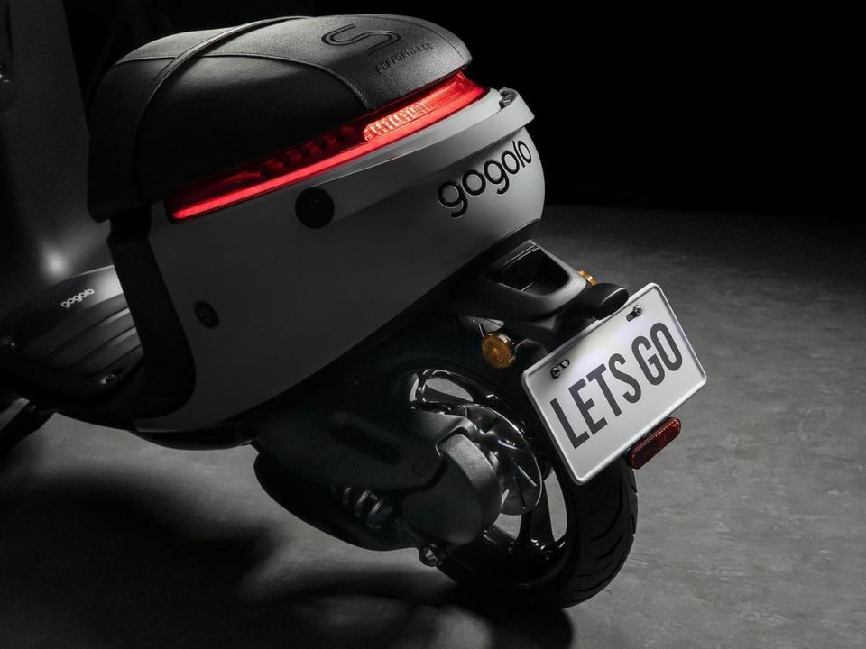 Gogoro S1 是為超越而生的經典車款，搭載的 G1-S 馬達，從靜止加速到時速 50 公里只需 3.7 秒，為目前 Gogoro 所有車款中速度最快的巔峰之作。