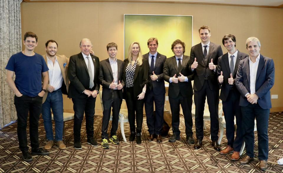 El equipo de Sam Altman junto a Javier Milei, Karina Milei, Gerardo Werthein, Demián Reibel y Nicolás Caputo. (Forbes)