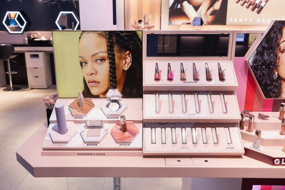 Fenty Beauty香港旗艦店限定登場！Rihanna自家品牌亞洲首間店，美妝迷準備課金話題粉底液、修容捧、Lip Gloss推薦