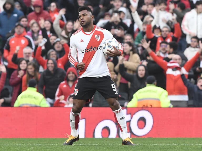 Miguel Borja, en su regreso a River tras ser subcampeón de América con Colombia, marcó dos goles