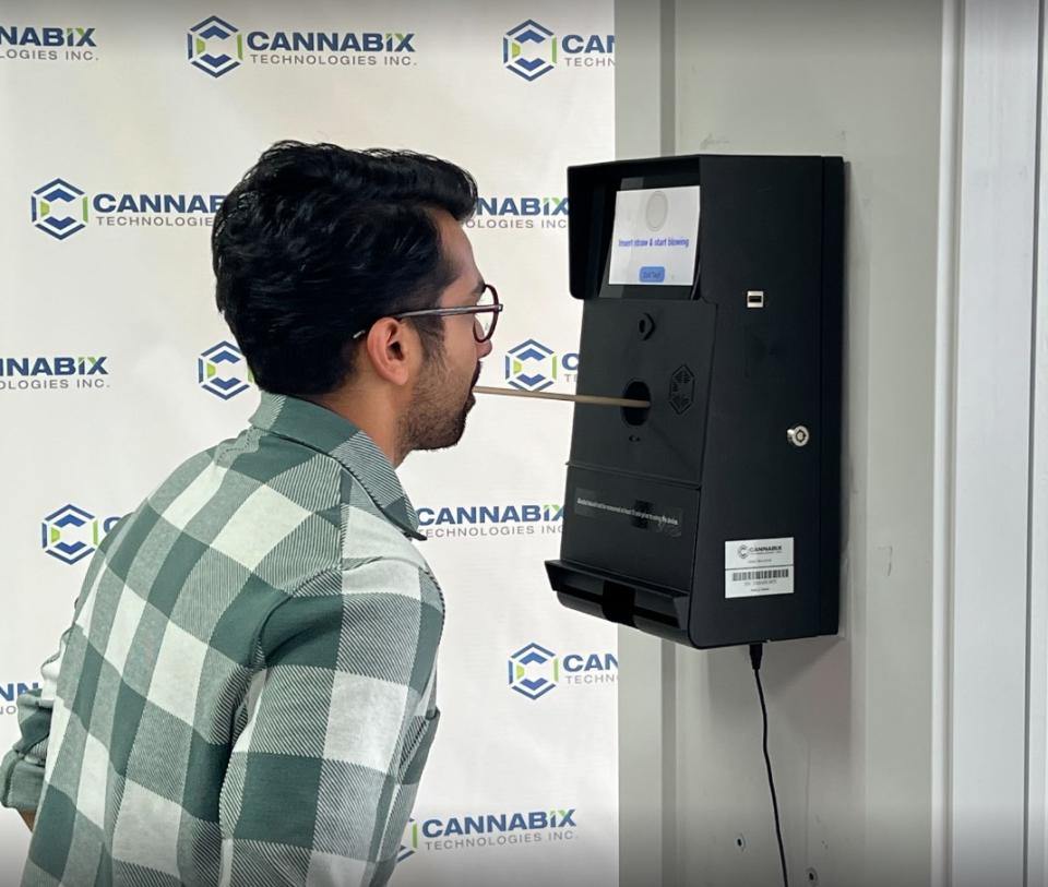 Breath Logix Industrial Series in use with straw. Contactless breath test mode also available