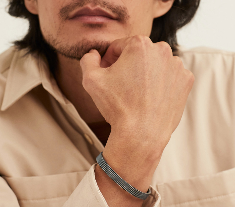 Mejuri Ribbed Cuff (Photo via Mejuri)