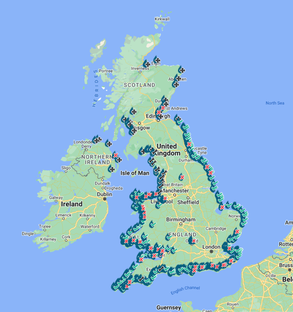 On Saturday, the map showed approximately 60 red crosses which represent sewage pollution alerts (Surfers Against Sewage)