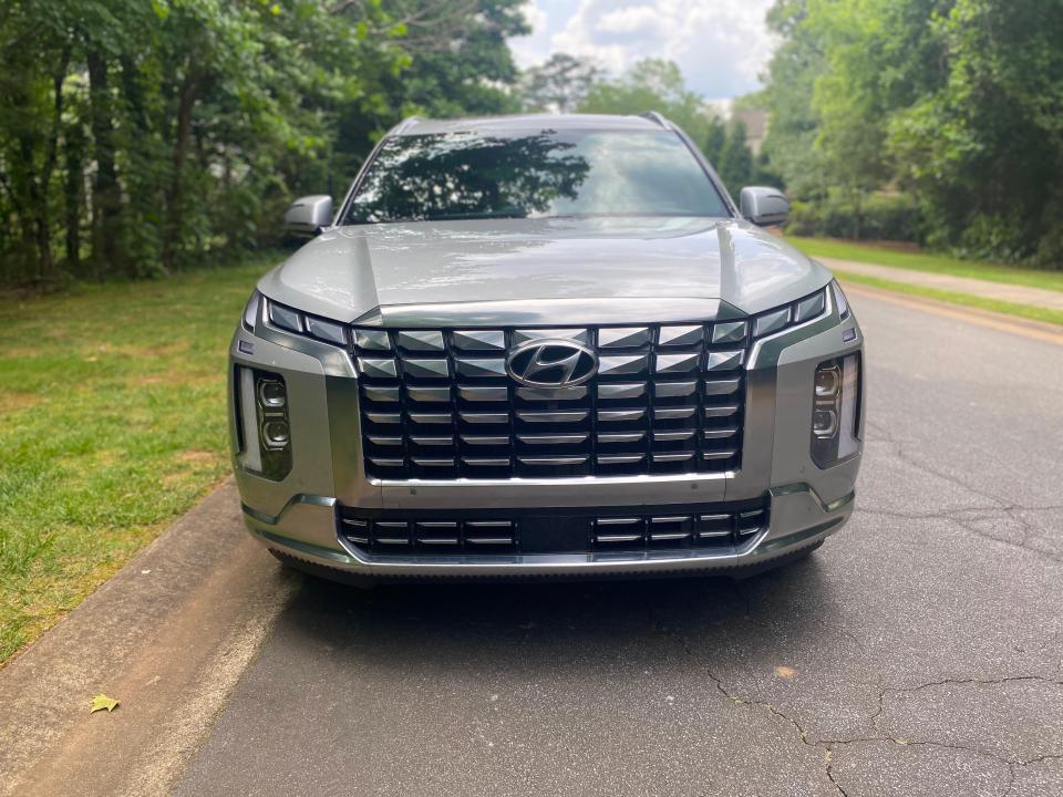 The Hyundai Palisade's front facia.