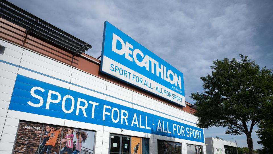 Neben LEGO und L'Oréal hat sich auch der Sportartikel-Händler Decathlon bereit erklärt, Verbraucher künftig besser über die Umweltauswirkung der Produktion zu informieren.