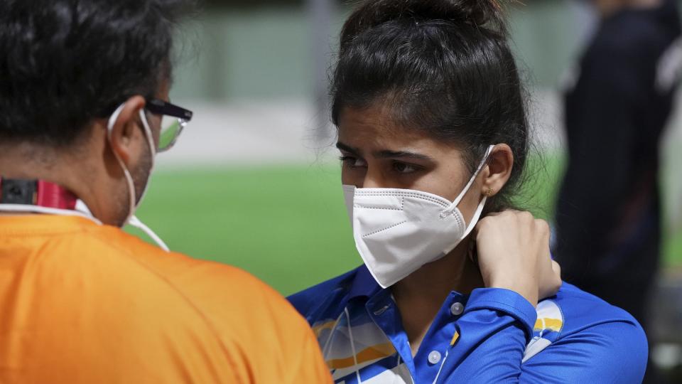 <div class="paragraphs"><p>Manu Bhaker and Yashaswini Deswal finished 12th and 13th respectively in the 10m Air Pistol Women's Qualification</p></div>