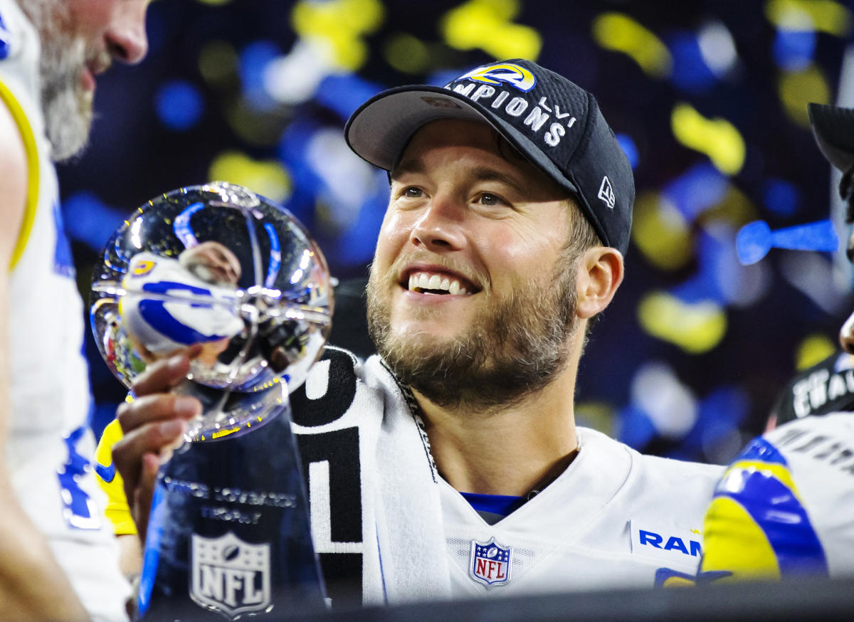 Matthew Stafford, Rams to pay for injured photographer's hospital bills,  broken gear from Super Bowl parade fall 