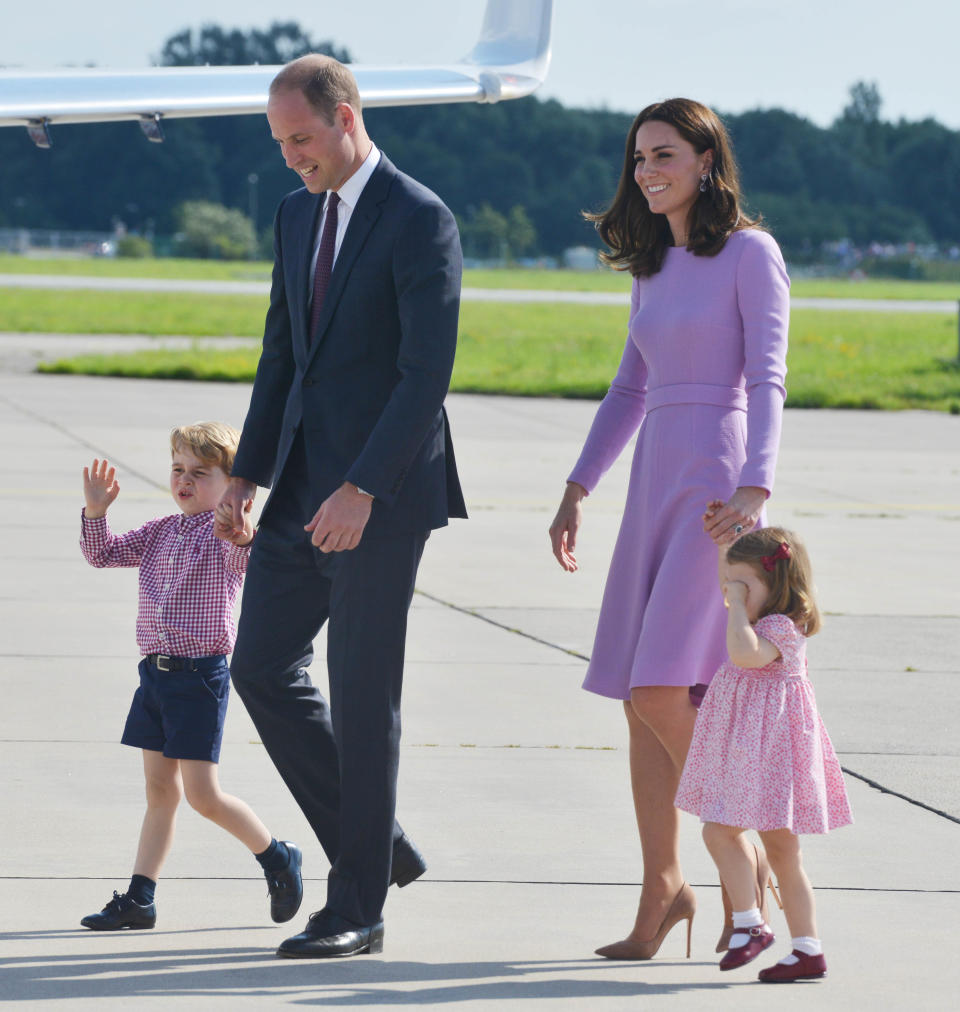 Kate und William mit ihren beiden Kindern George und Charlotte. (Bild: ddp Images)