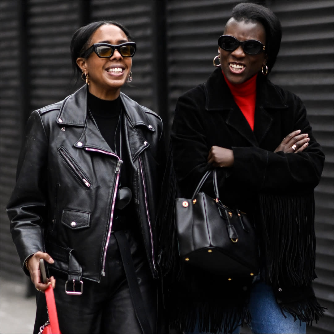  Two women at fashion week. 