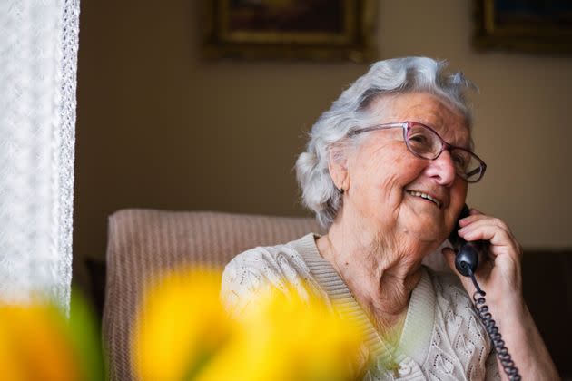 Here's how to spot and avoid getting entangled in common Medicare scams. (Photo: Dobrila Vignjevic via Getty Images)