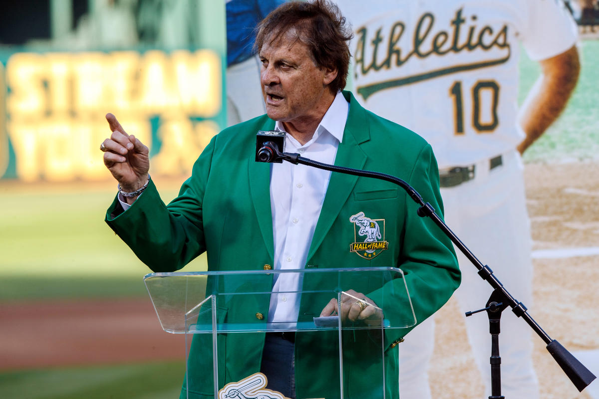 White Sox hire Hall of Fame manager Tony La Russa, following owner's orders