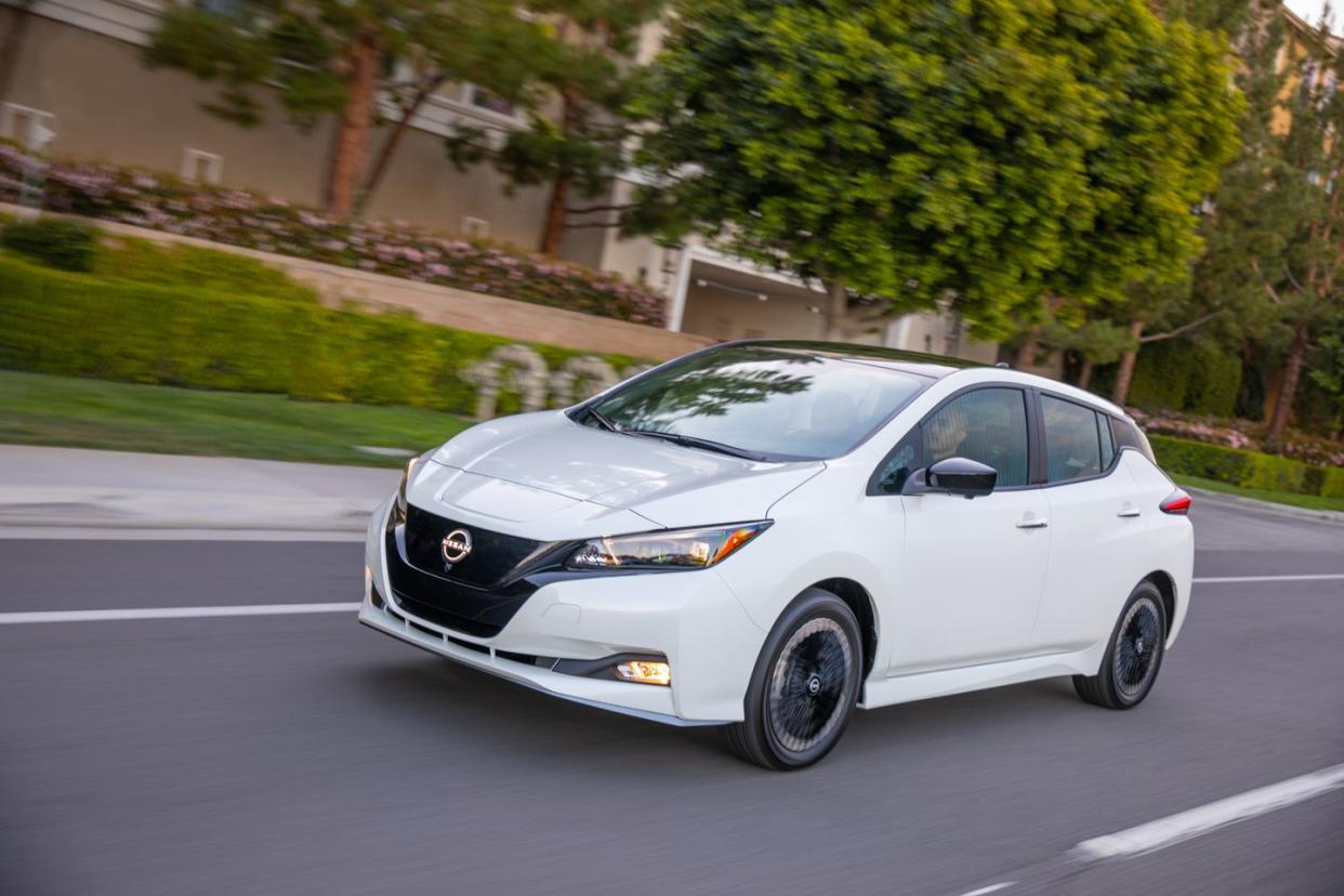 2024 nissan leaf