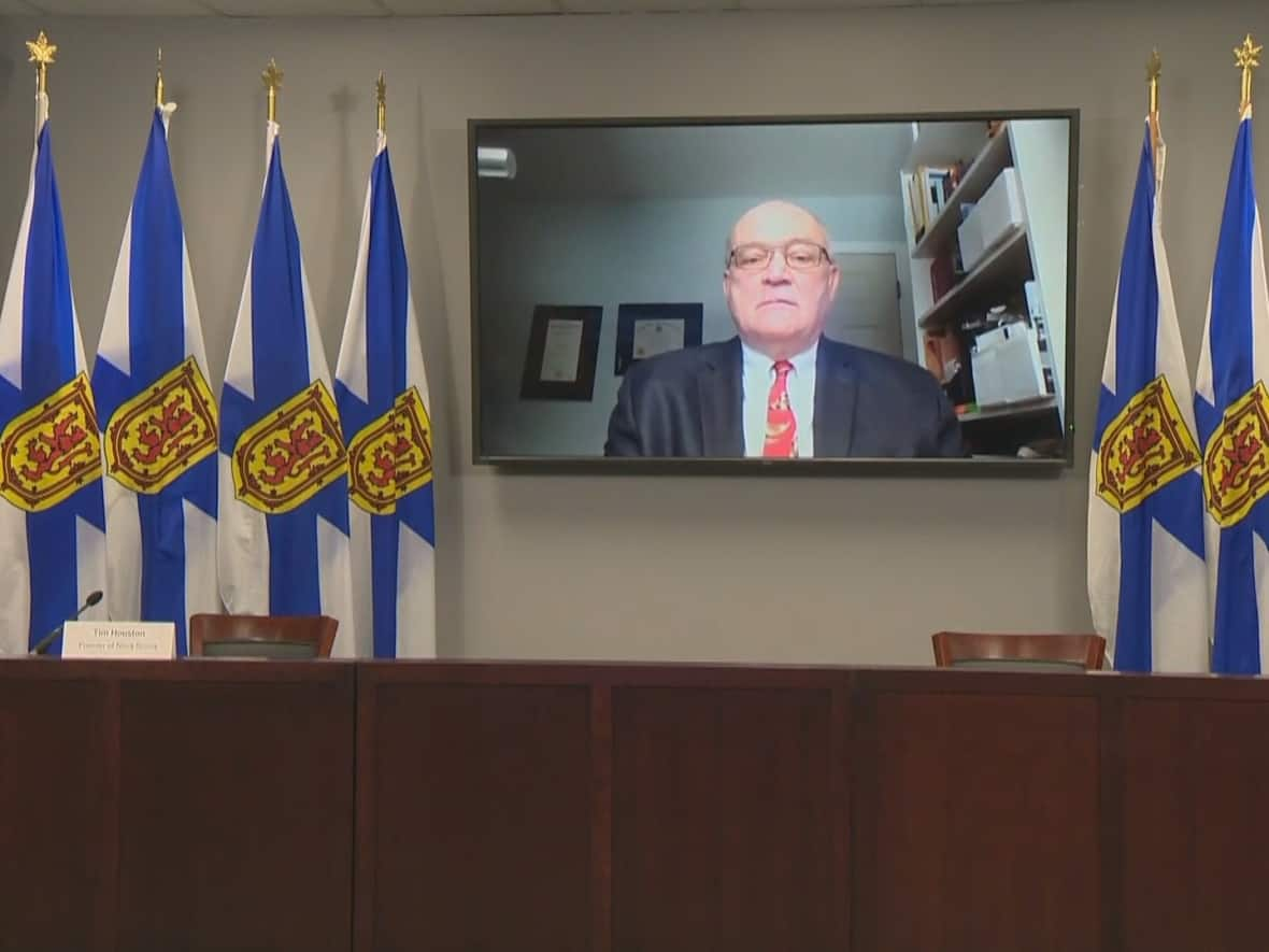 Dr. Robert Strang, Nova Scotia's chief medical officer of health, and Premier Tim Houston will give an update on the COVID-19 situation in Nova Scotia on Wednesday. (CBC - image credit)