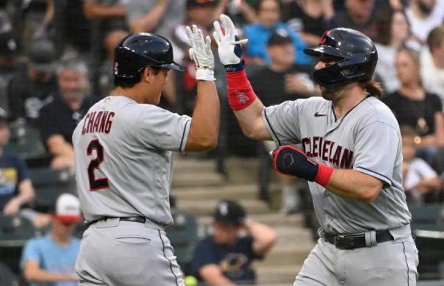 Amed Rosario's hit in 10th gives Indians 2-1 win over Cubs