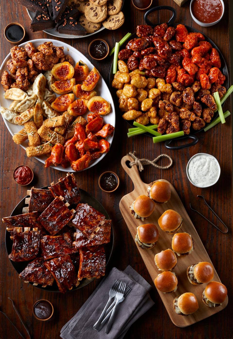 To celebrate the NFL season's start, TGI Fridays has 25$ off platters, family trays and family meal bundles from September 7-11, with discount code KICKOFF25.