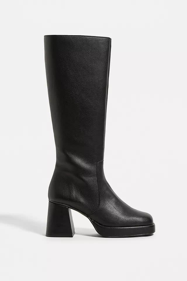 <br><br><strong>Urban Outfitters</strong> UO Vix Leather Knee High Boots, $, available at <a href="https://www.urbanoutfitters.com/en-gb/shop/uo-vix-knee-high-black-boots?" rel="nofollow noopener" target="_blank" data-ylk="slk:Urban Outfitters" class="link rapid-noclick-resp">Urban Outfitters</a>
