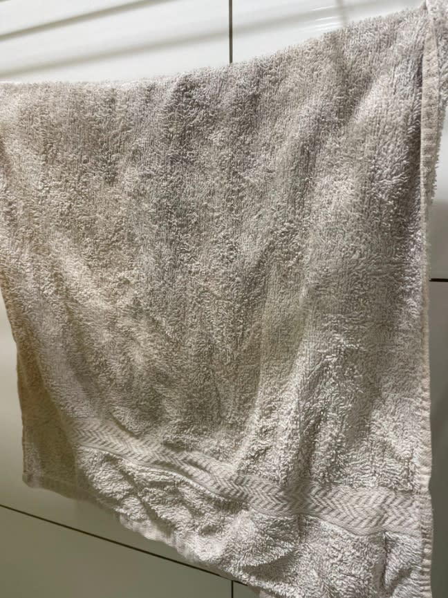 陳崇賢一年會更換一次毛巾，或是長黴菌就丟掉。（圖／翻攝自陳崇賢醫師臉書）
